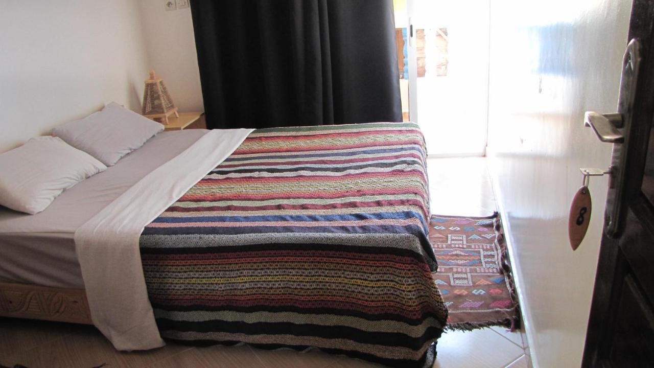 Surf & Travel Camp Bed & Breakfast Taghazout Exterior photo